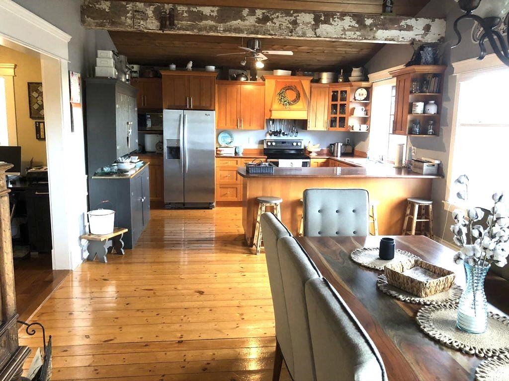 Primary Bathroom Photo of 5715 182 Street, Surrey, BC