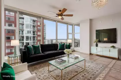 703 131 E 3rd Street, North Vancouver, BC, North Vancouver — Apartment/Condo for sale