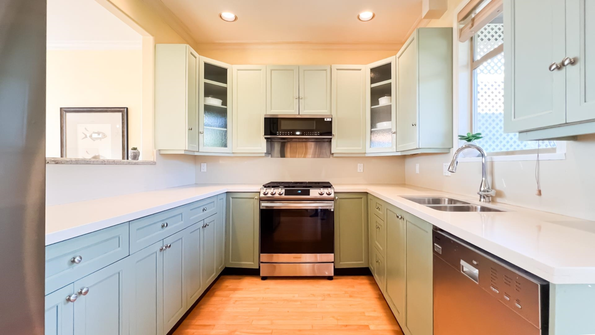 Bedroom 3 Photo of 2352 Marine Drive, West Vancouver, BC