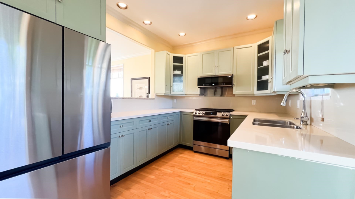 Bedroom 4 Photo of 2352 Marine Drive, West Vancouver, BC