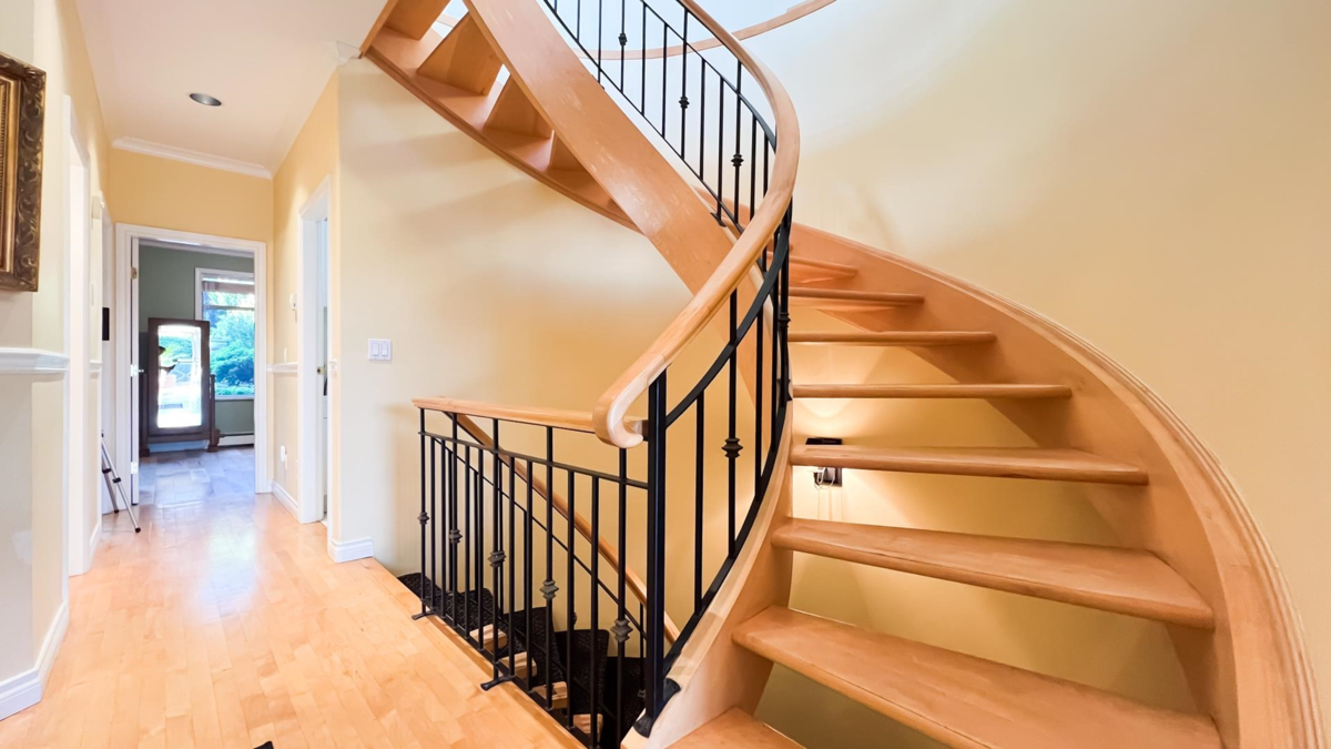 Family Room Photo of 2352 Marine Drive, West Vancouver, BC