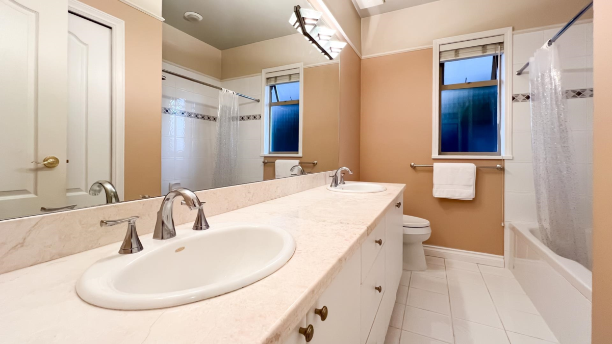 Outdoor Patio Photo of 2352 Marine Drive, West Vancouver, BC