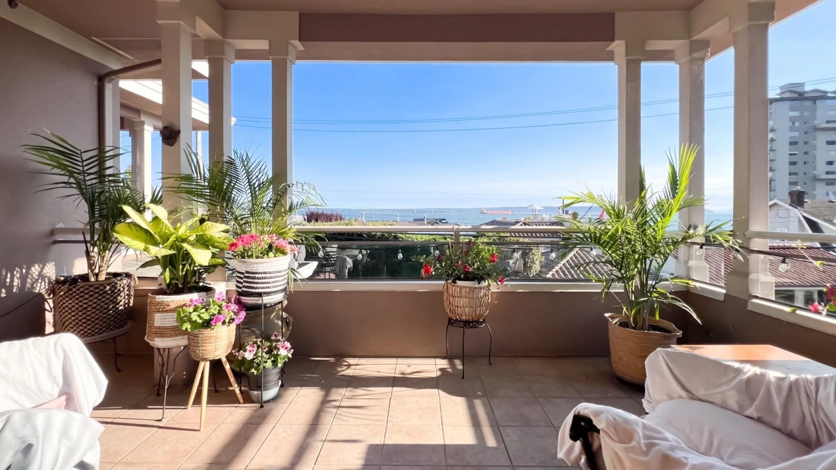 Pantry Photo of 2352 Marine Drive, West Vancouver, BC