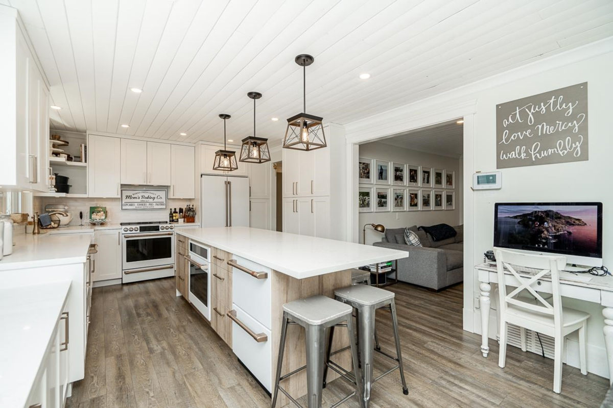 Kitchen Island Photo of 4465 248 Street, Langley, BC