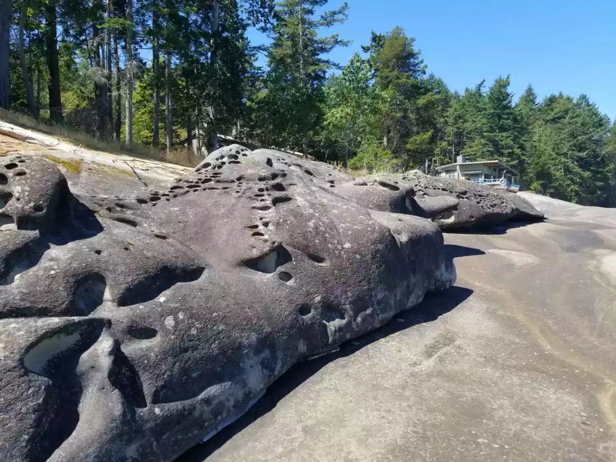 Hallway Photo of 1974 Ellis Road, Galiano Island, BC