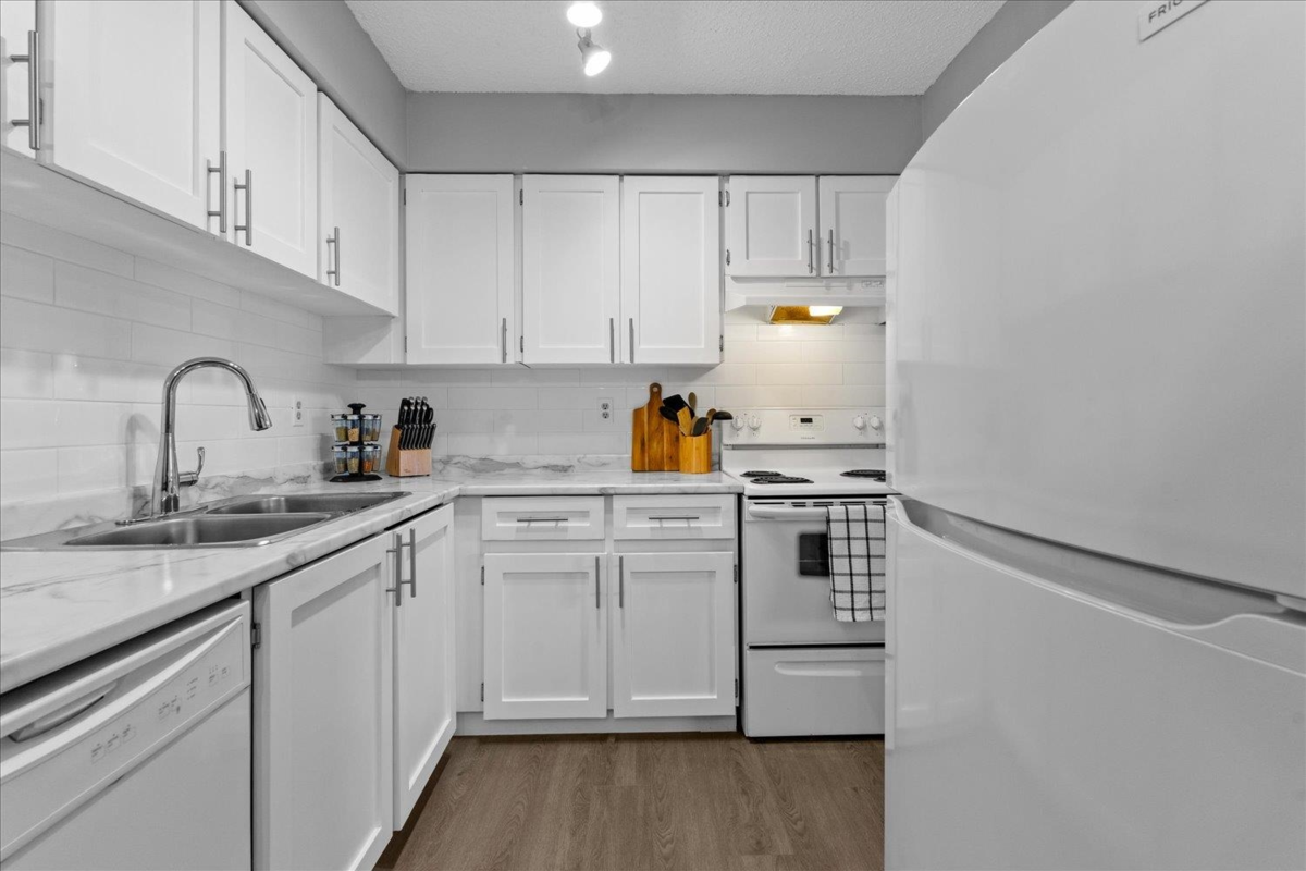 Kitchen Photo of 307 45598 Mcintosh Drive, Chilliwack, BC