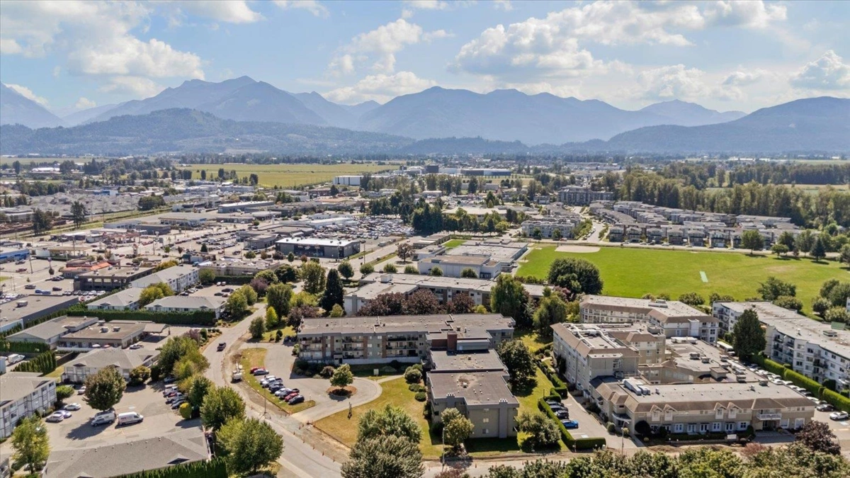 Outdoor Deck Photo of 307 45598 Mcintosh Drive, Chilliwack, BC