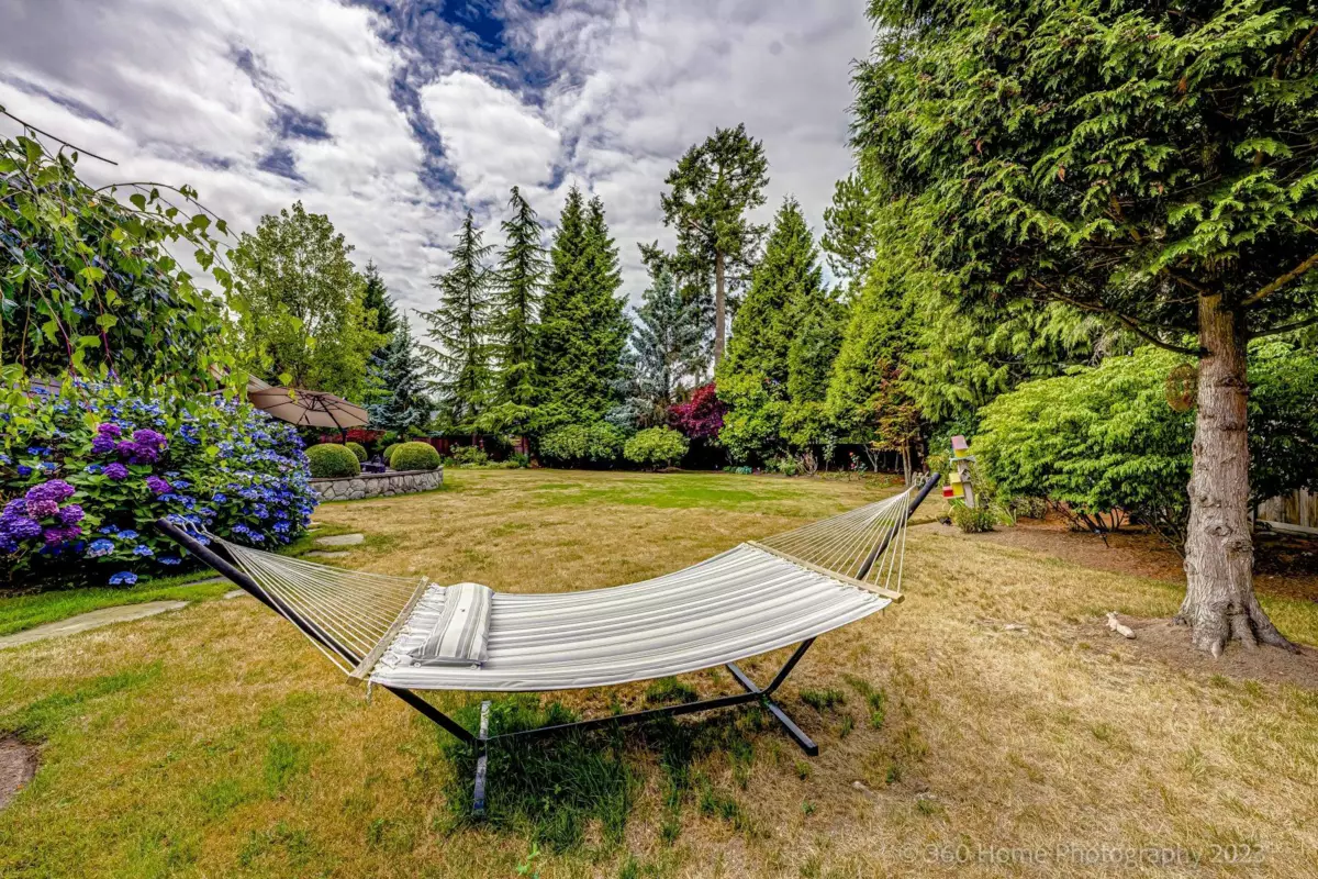 Hallway Photo of 13923 22a Ave Avenue, Surrey, BC
