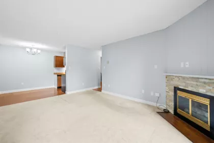 201 3901 Carrigan Court, Burnaby, BC, Burnaby — Apartment/Condo for sale