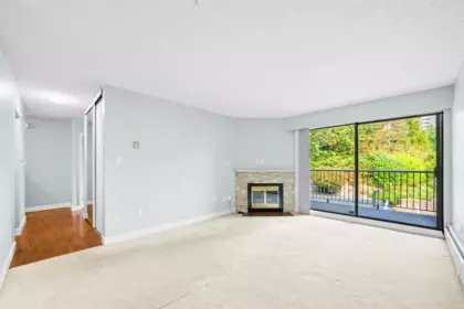 201 3901 Carrigan Court, Burnaby, BC, Burnaby — Apartment/Condo for sale