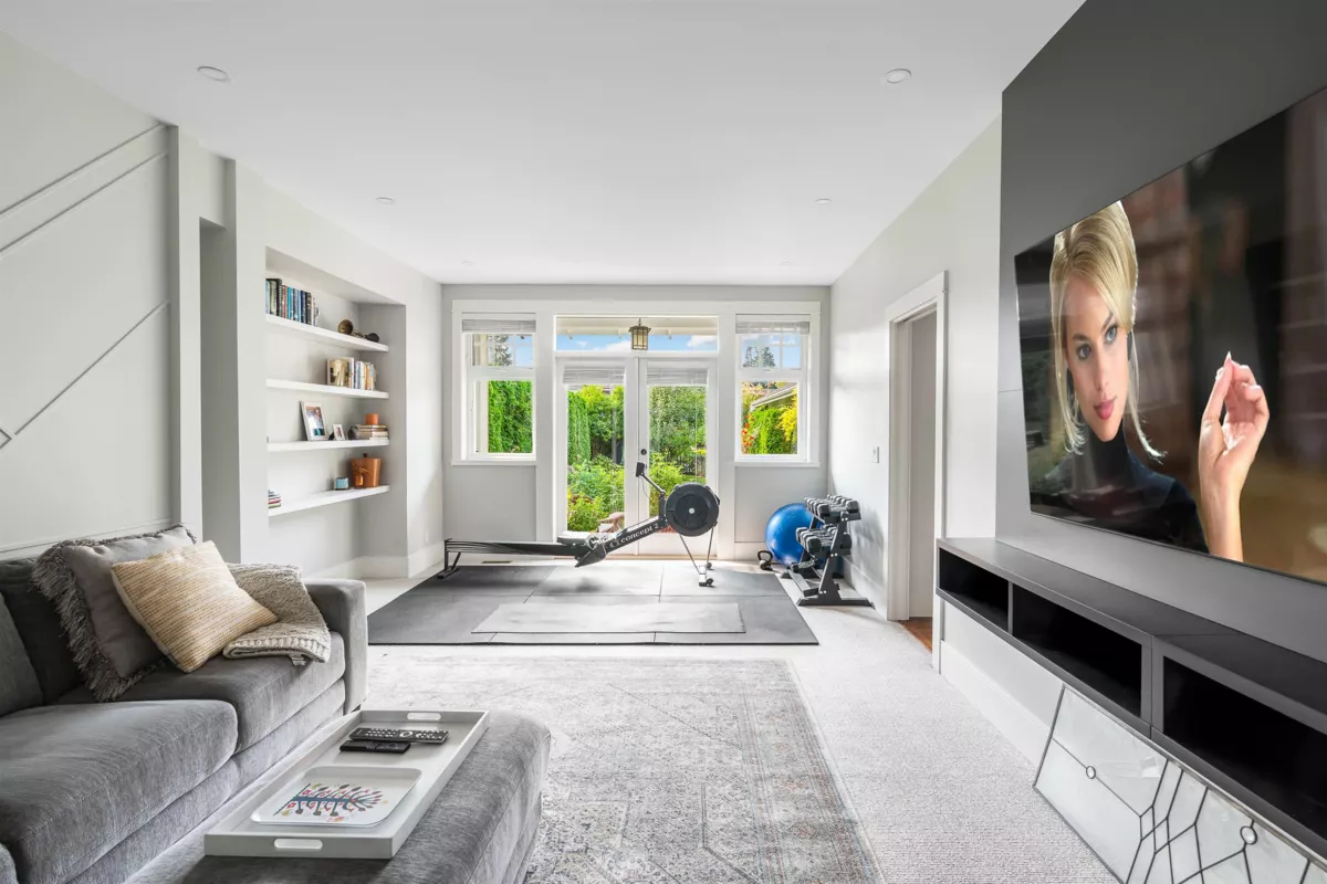 Powder Room Photo of 1284 Beach Grove Road, Delta, BC