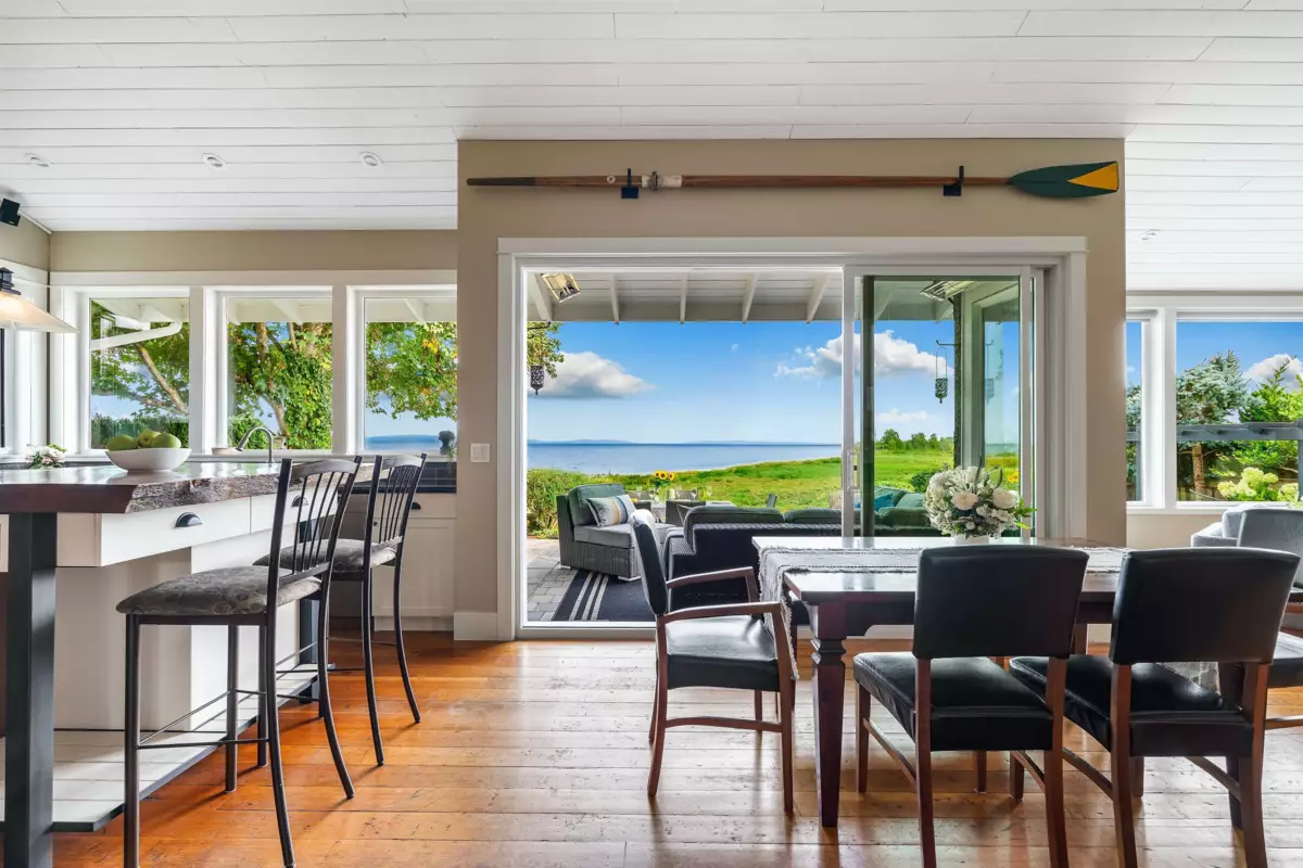 Primary Bedroom Photo of 1284 Beach Grove Road, Delta, BC