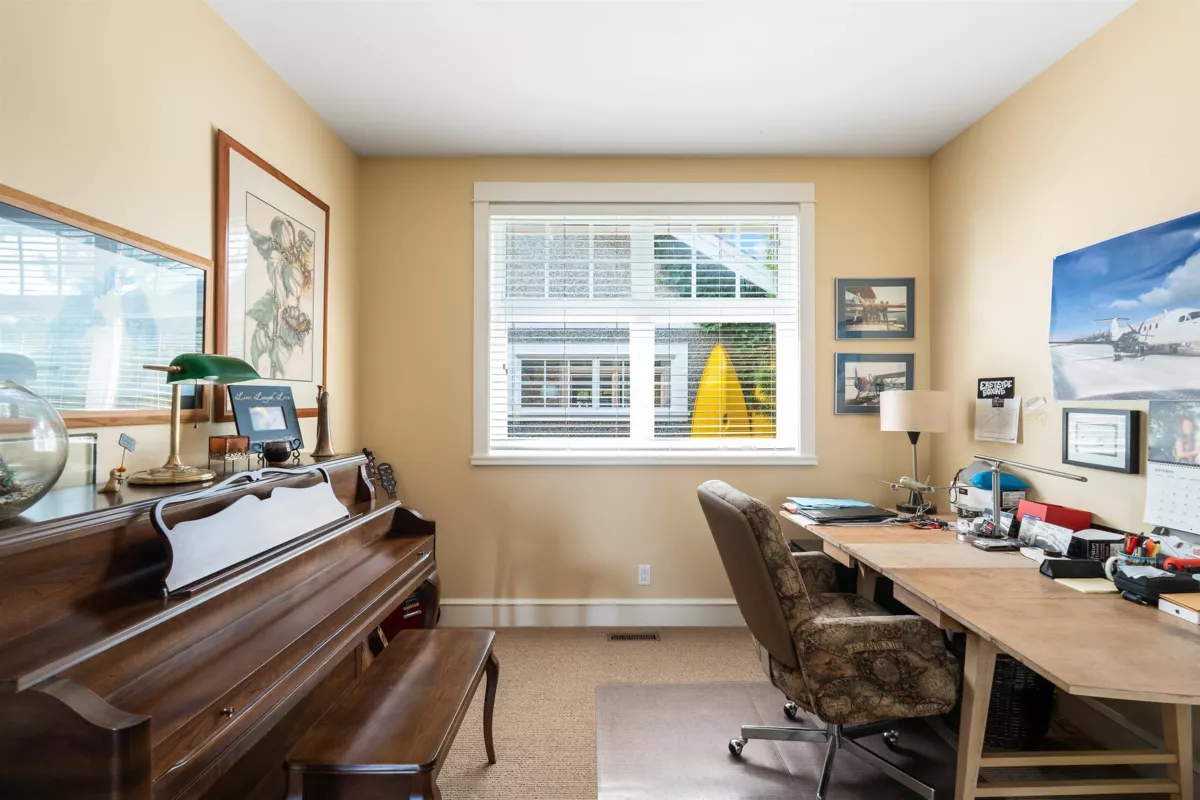 Swimming Pool Photo of 1284 Beach Grove Road, Delta, BC