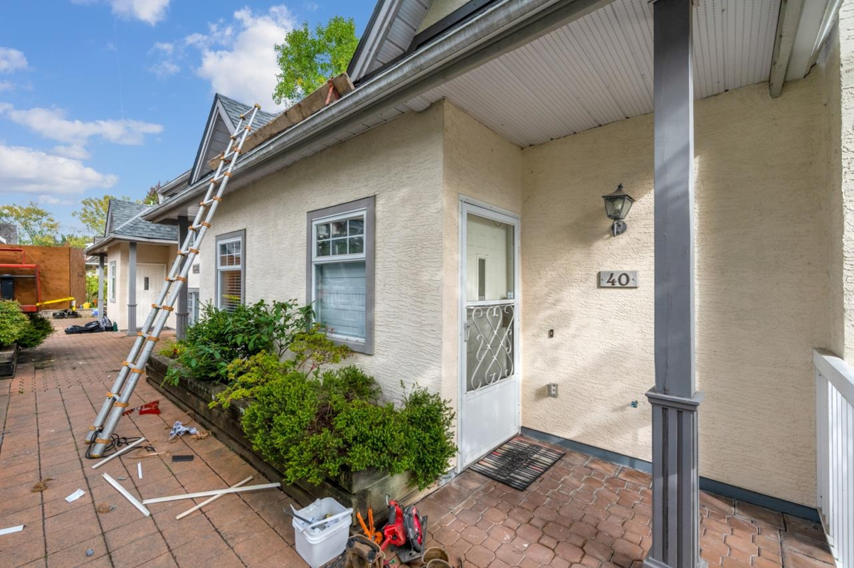 Entry Foyer Photo of 40 6511 Chambord Place, Vancouver, BC