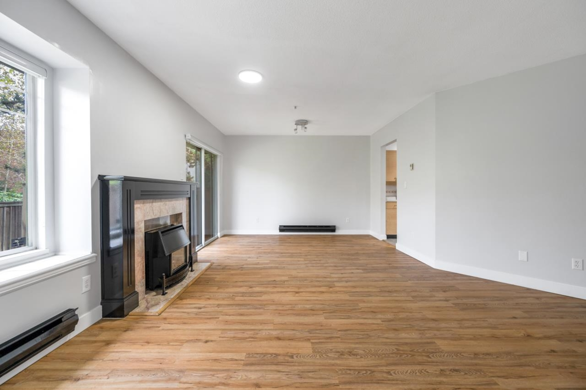 Living Room Photo of 40 6511 Chambord Place, Vancouver, BC