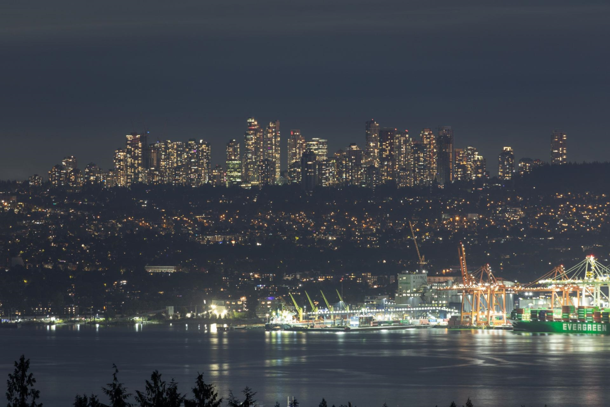 Garden / Landscaping Photo of 715 King Georges Way, West Vancouver, BC