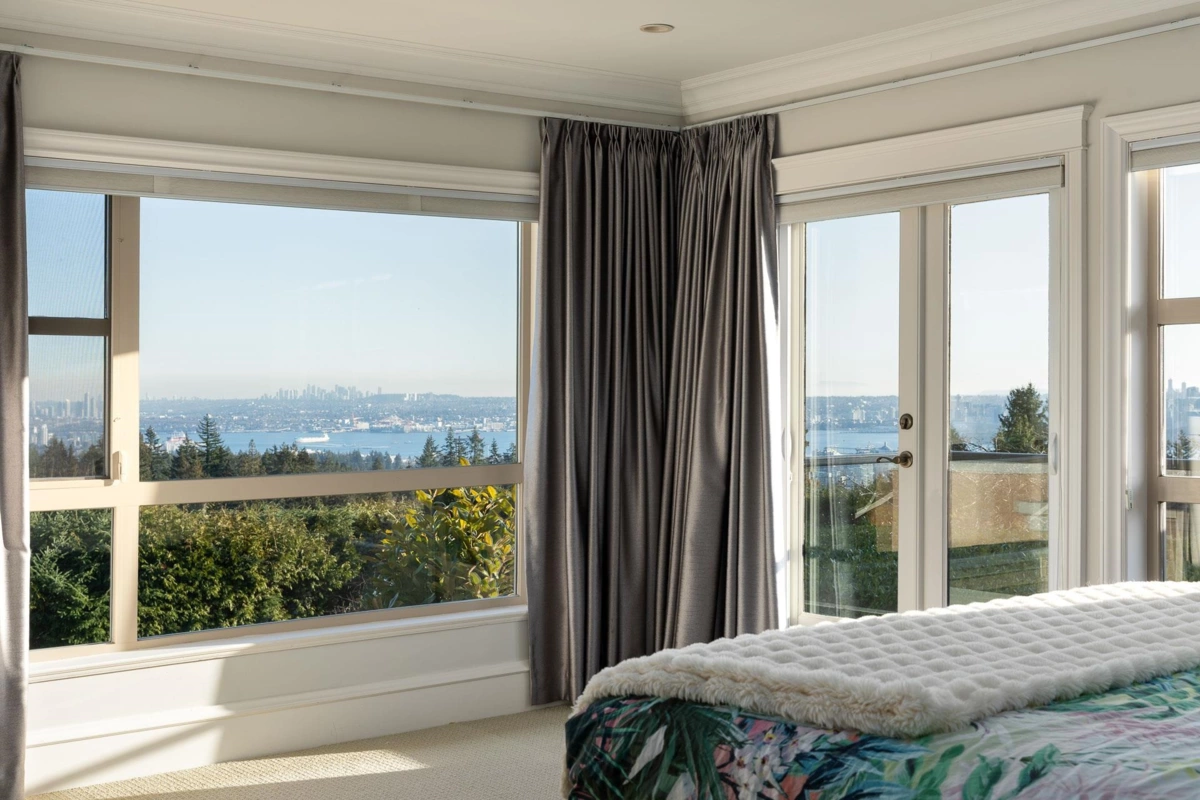 Kitchen Photo of 715 King Georges Way, West Vancouver, BC