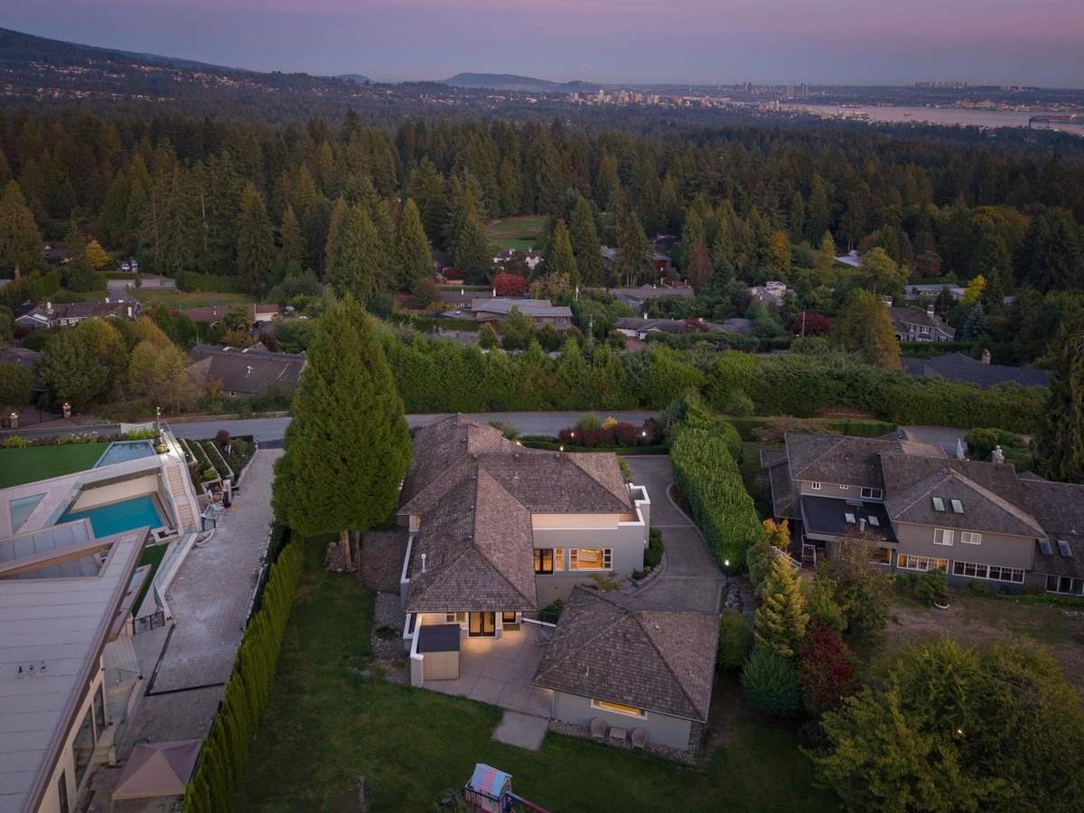 Swimming Pool Photo of 715 King Georges Way, West Vancouver, BC