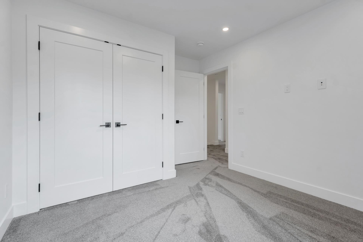 Hallway Photo of 2284 Mouldstade Road, Abbotsford, BC