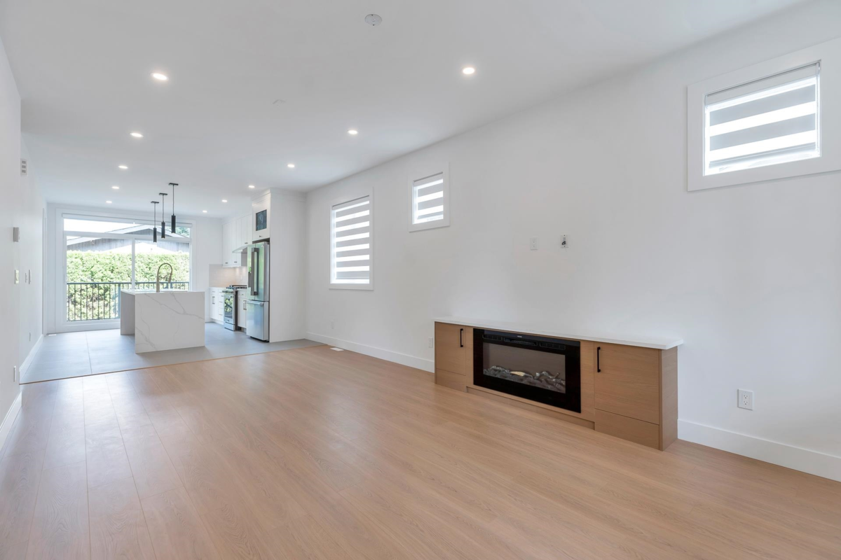 Kitchen Island Photo of 2284 Mouldstade Road, Abbotsford, BC