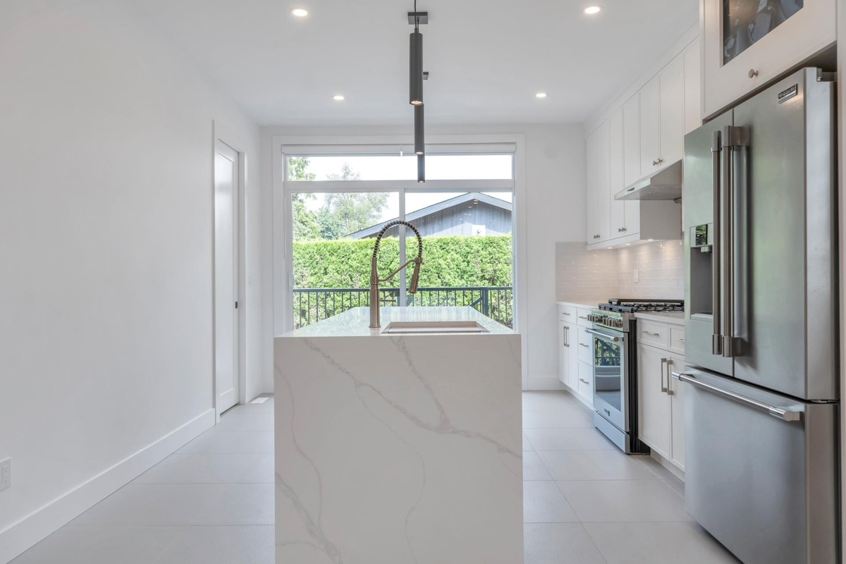 Kitchen Photo of 2284 Mouldstade Road, Abbotsford, BC