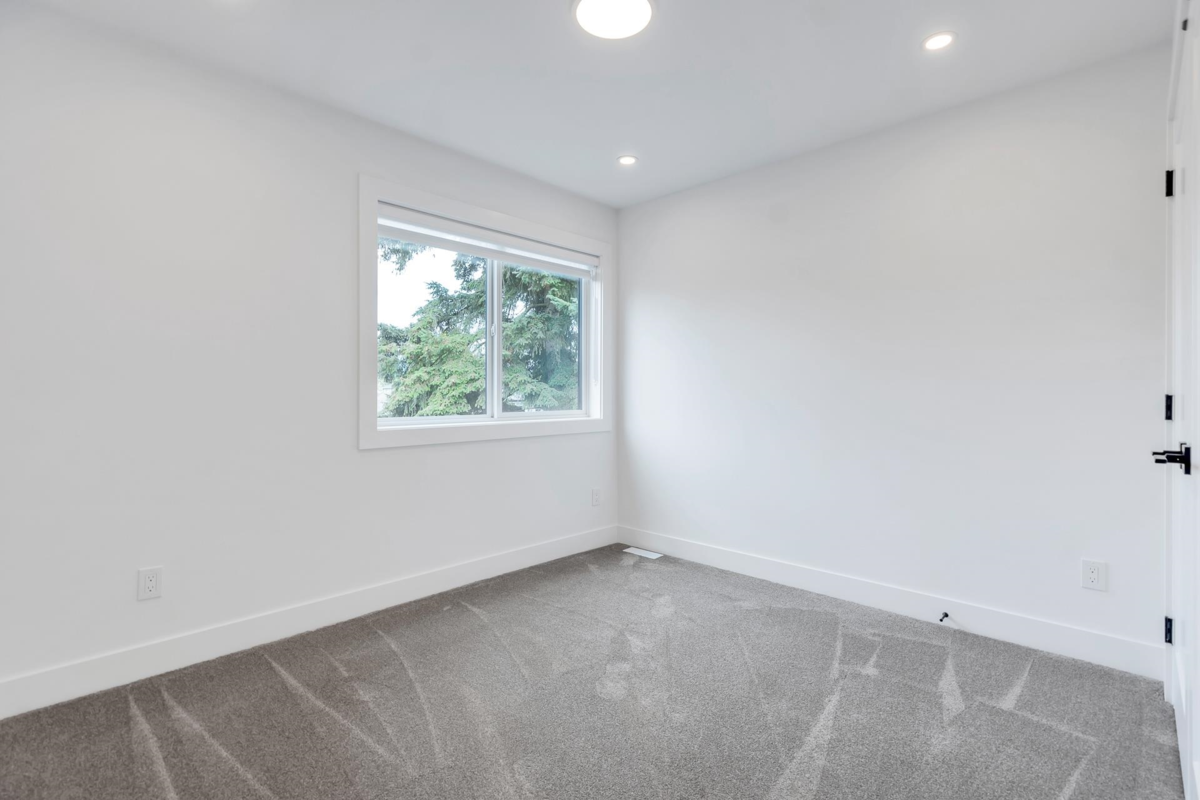 Powder Room Photo of 2284 Mouldstade Road, Abbotsford, BC