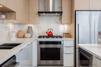 708 699 Whiting Way, Coquitlam, BC