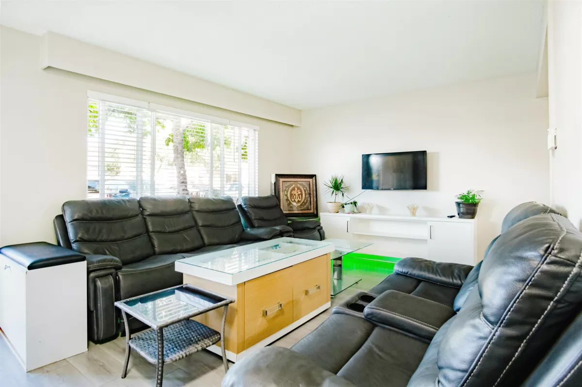 Breakfast Nook Photo of 202 11901 89a Avenue, Delta, BC