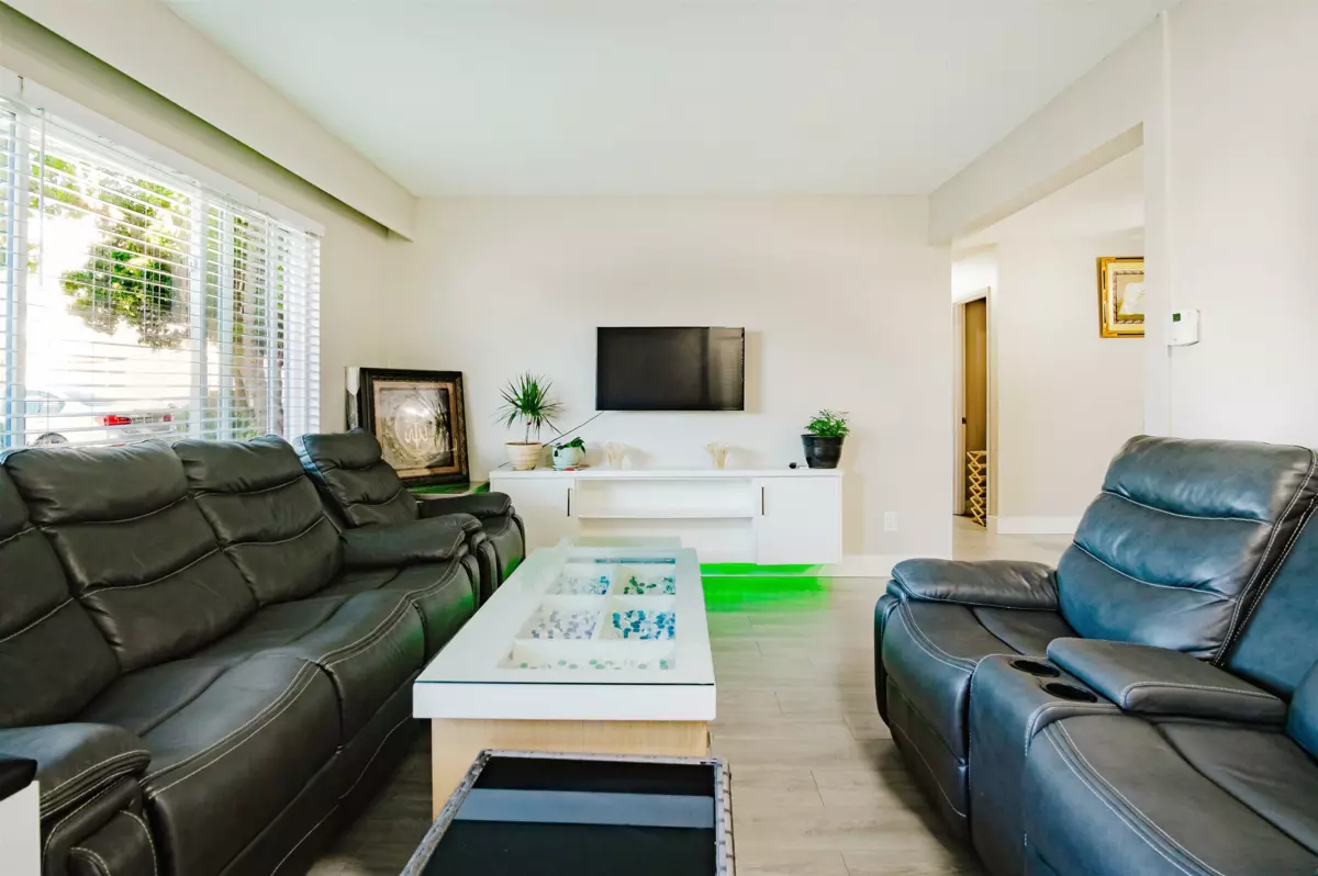 Primary Bathroom Photo of 202 11901 89a Avenue, Delta, BC