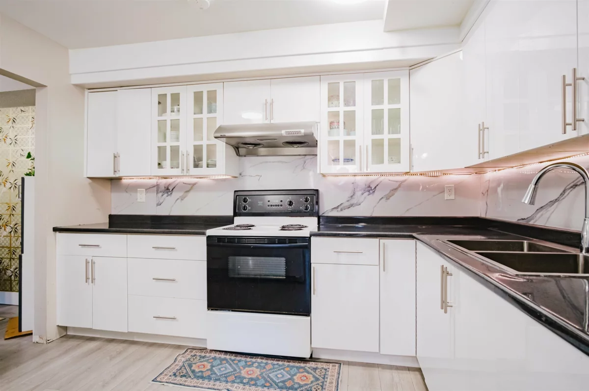 Walk-In Closet Photo of 202 11901 89a Avenue, Delta, BC