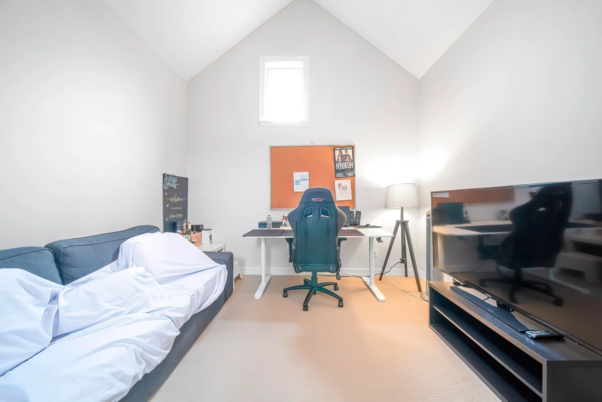 Guest Bathroom Photo of 6291 Semlin Court, Richmond, BC
