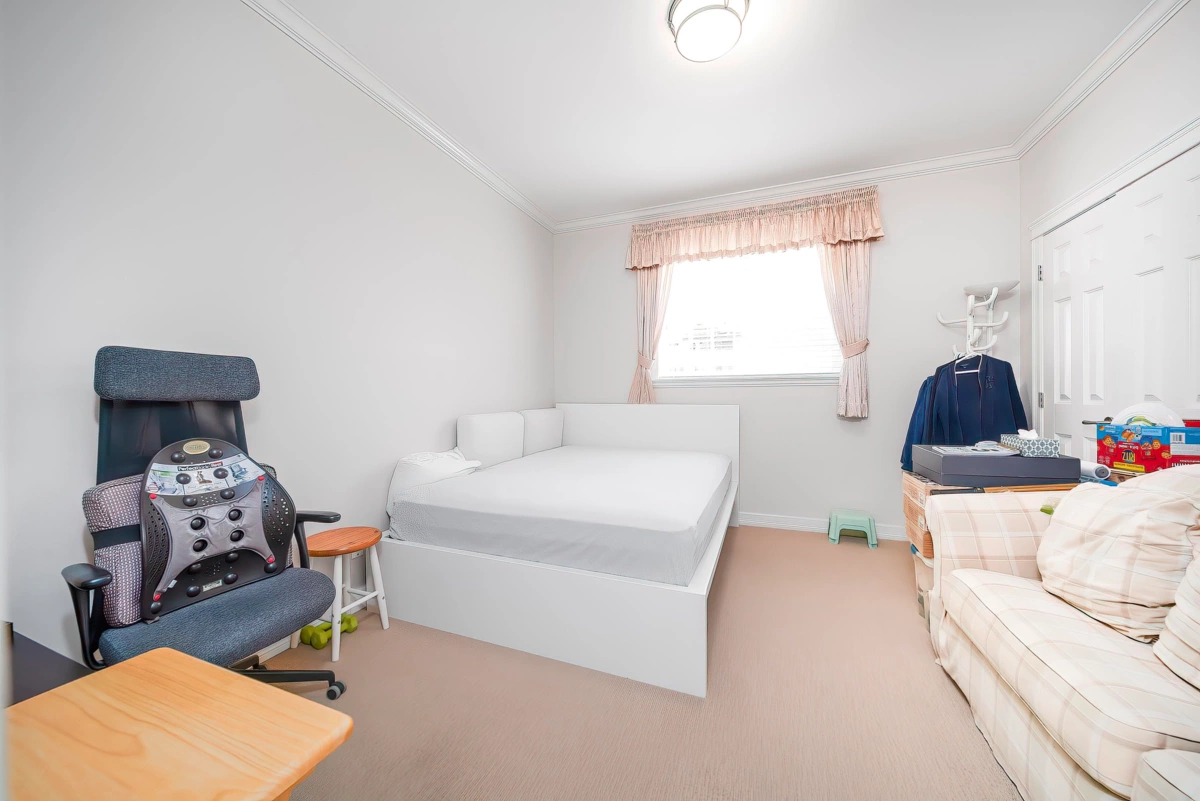 Kitchen Photo of 6291 Semlin Court, Richmond, BC