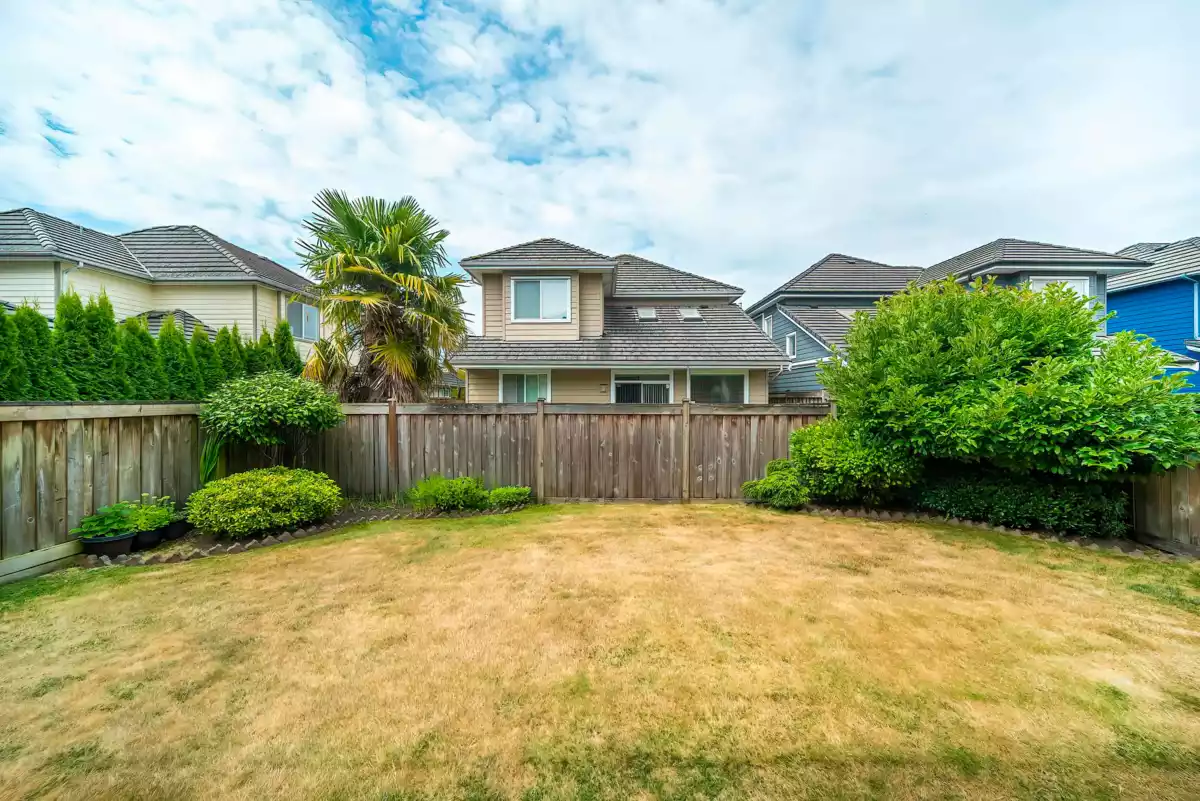 Living Room Photo of 6291 Semlin Court, Richmond, BC