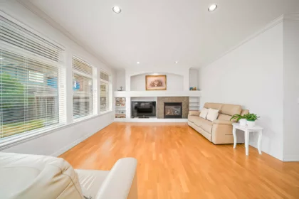 Kitchen Island Photo of 6291 Semlin Court, Richmond, BC