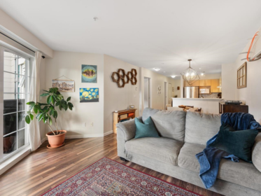 218 147 E 1st Street, North Vancouver, BC, North Vancouver — Apartment/Condo for sale