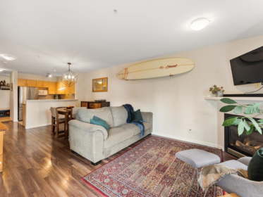 218 147 E 1st Street, North Vancouver, BC, North Vancouver — Apartment/Condo for sale