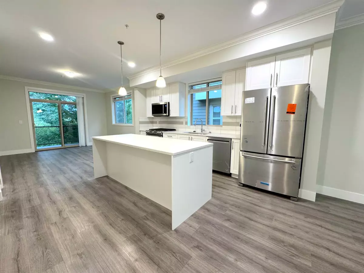 Kitchen Photo of 77 19913 70 Avenue, Langley, BC