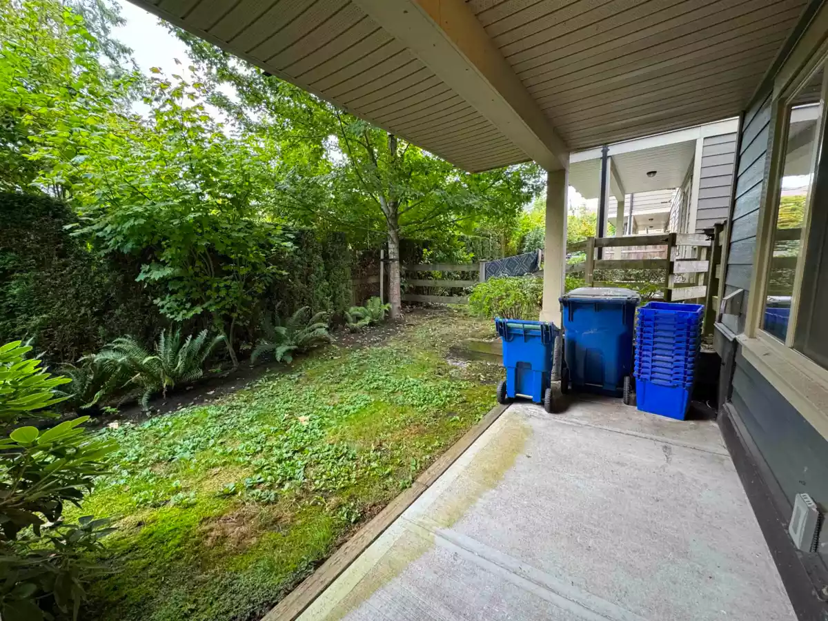 Living Room Photo of 77 19913 70 Avenue, Langley, BC