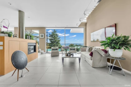 Breakfast Nook Photo of 4313 Rockridge Road, West Vancouver, BC