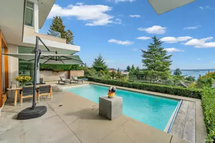 Swimming Pool Photo of 4313 Rockridge Road, West Vancouver, BC