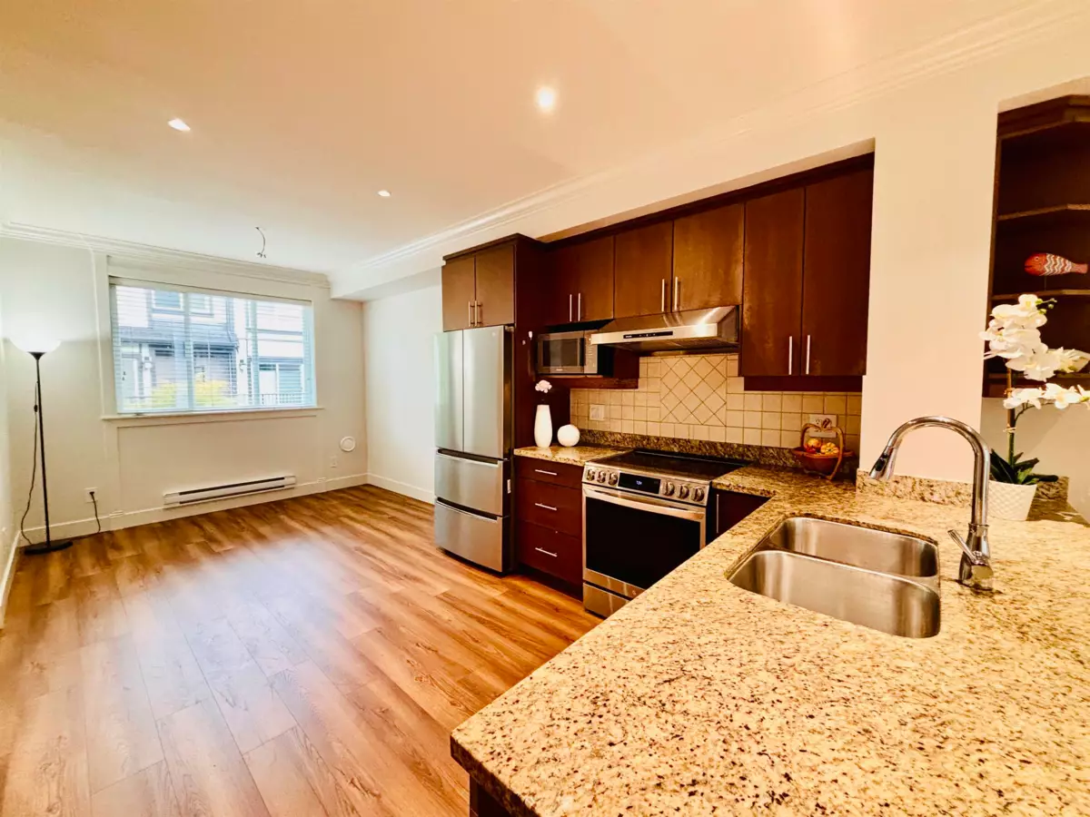 Kitchen Island Photo of 11 9391 Alberta Road, Richmond, BC