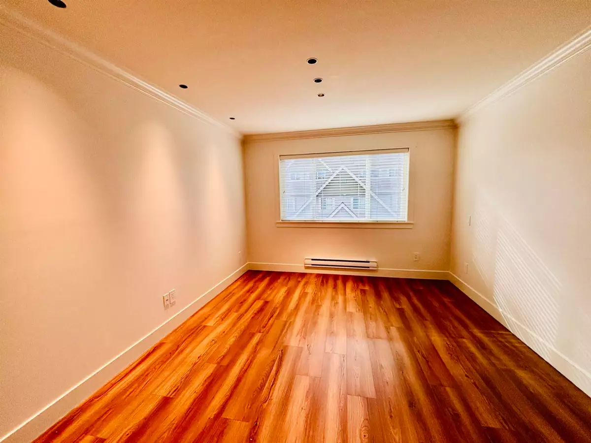 Primary Bathroom Photo of 11 9391 Alberta Road, Richmond, BC