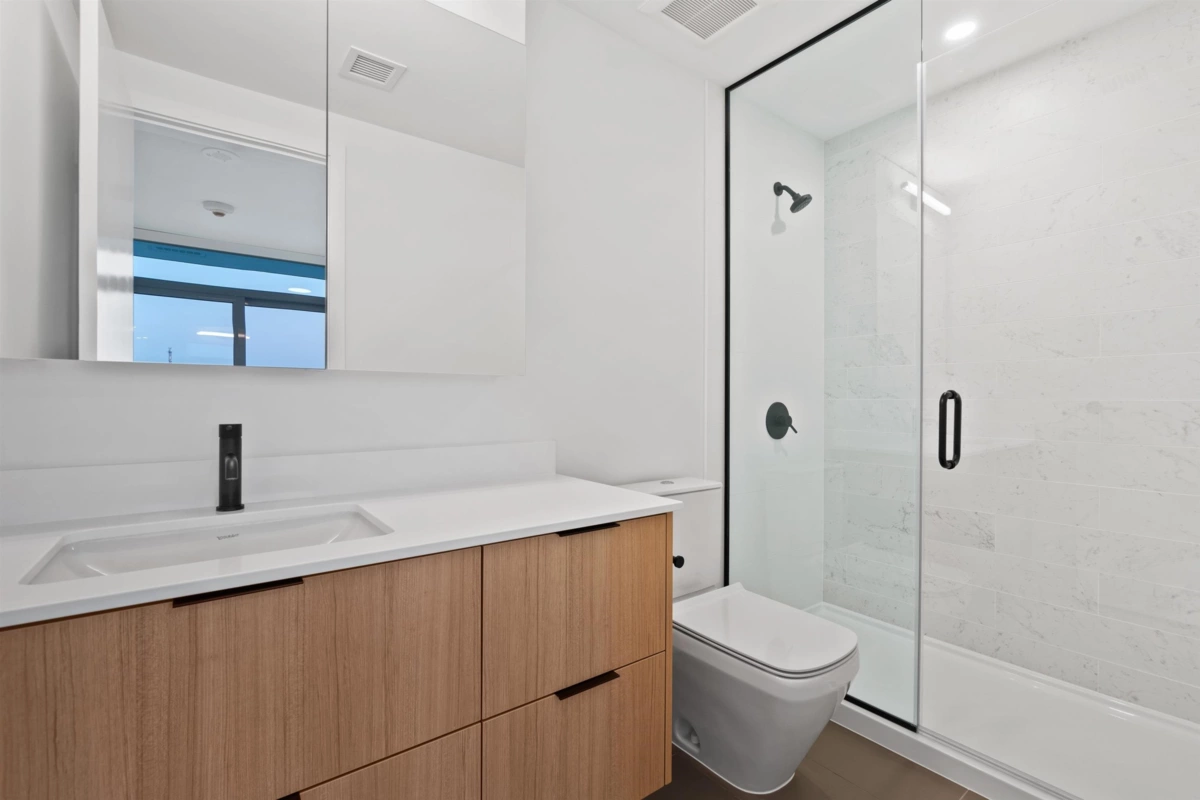 Primary Bathroom Photo of 204 10225 Whalley Boulevard, Surrey, BC