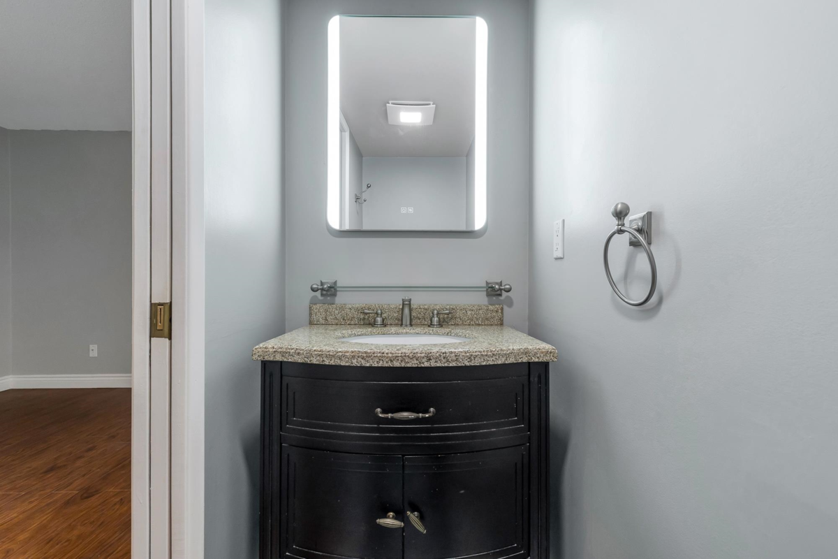 Basement Recreation Room Photo of 514 34909 Old Yale Road, Abbotsford, BC