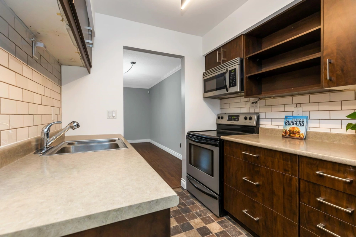 Dining Area Photo of 514 34909 Old Yale Road, Abbotsford, BC