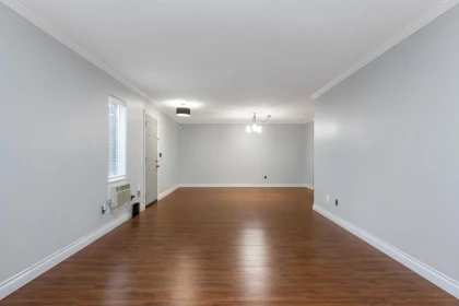 Walk-In Closet Photo of 514 34909 Old Yale Road, Abbotsford, BC