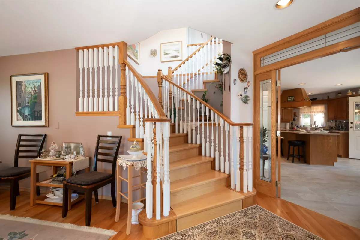 Basement Recreation Room Photo of 6440 Rosebery Avenue, West Vancouver, BC