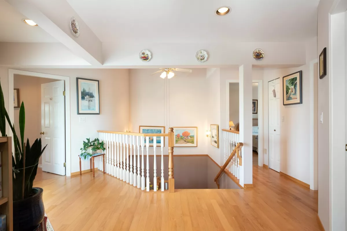 Laundry Room Photo of 6440 Rosebery Avenue, West Vancouver, BC