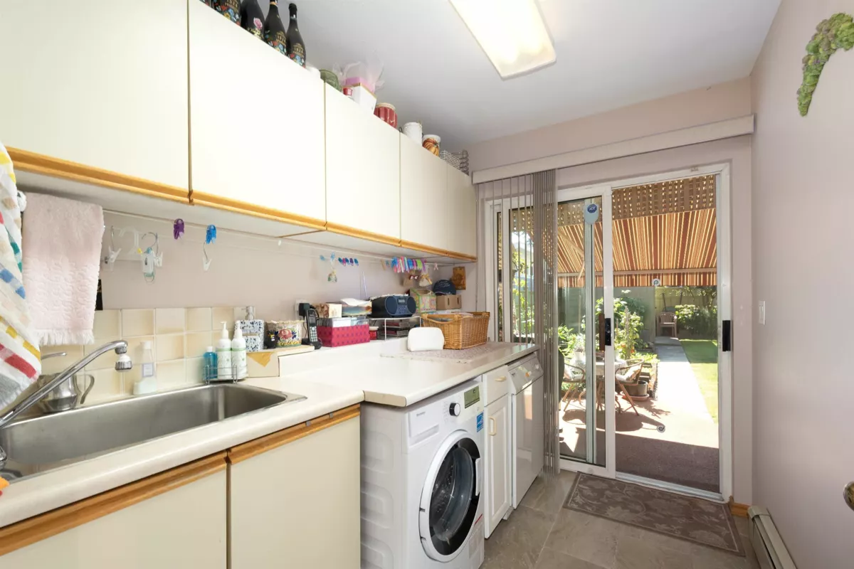 Loft / Bonus Room Photo of 6440 Rosebery Avenue, West Vancouver, BC