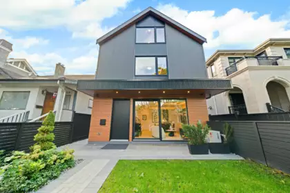 Hot Tub / Spa Photo of 1 3466 W 22nd Avenue, Vancouver, BC